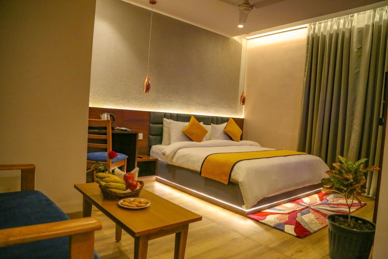 Hotel Four Leaf - Sapphire Blue, Varanasi
