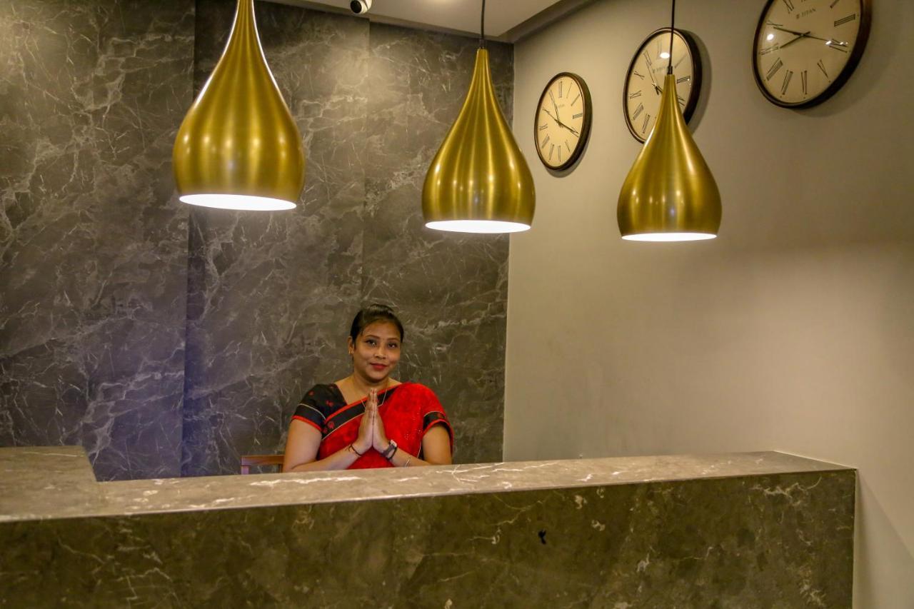 Four Leaf - Sapphire Blue, Hotel Varanasi