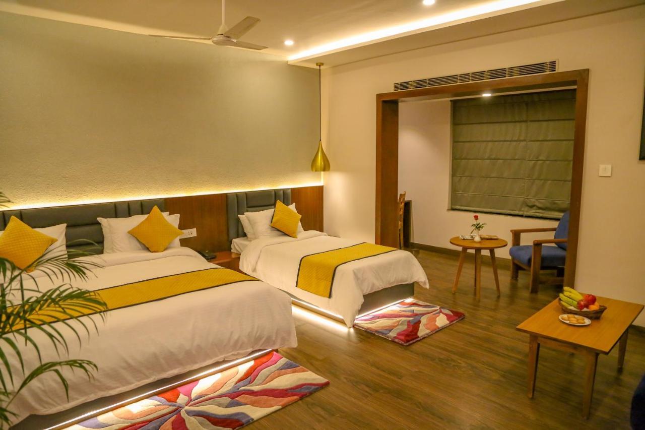 Hotel Four Leaf - Sapphire Blue, Varanasi