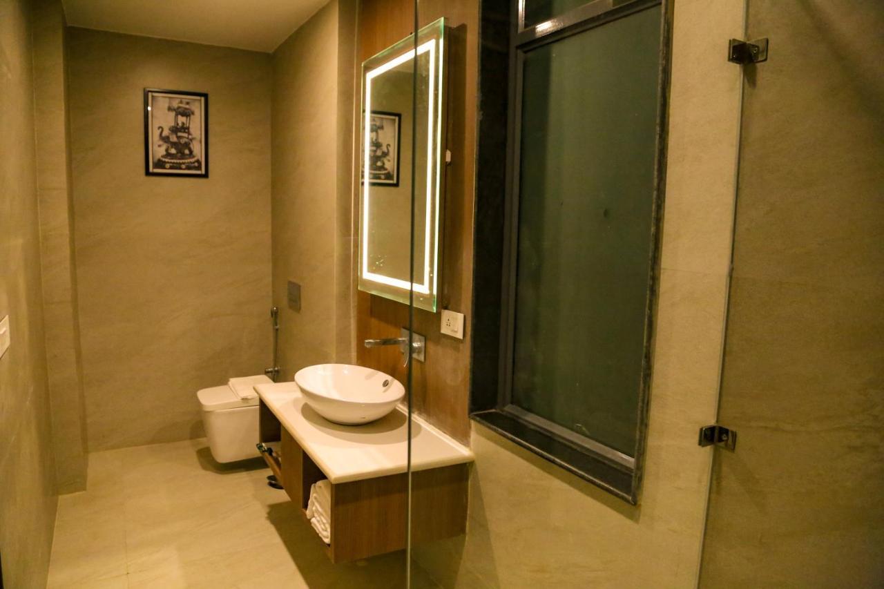 Hotel Four Leaf - Sapphire Blue, *