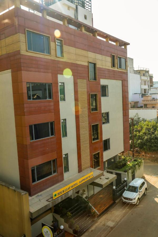 Four Leaf - Sapphire Blue, Hotel *