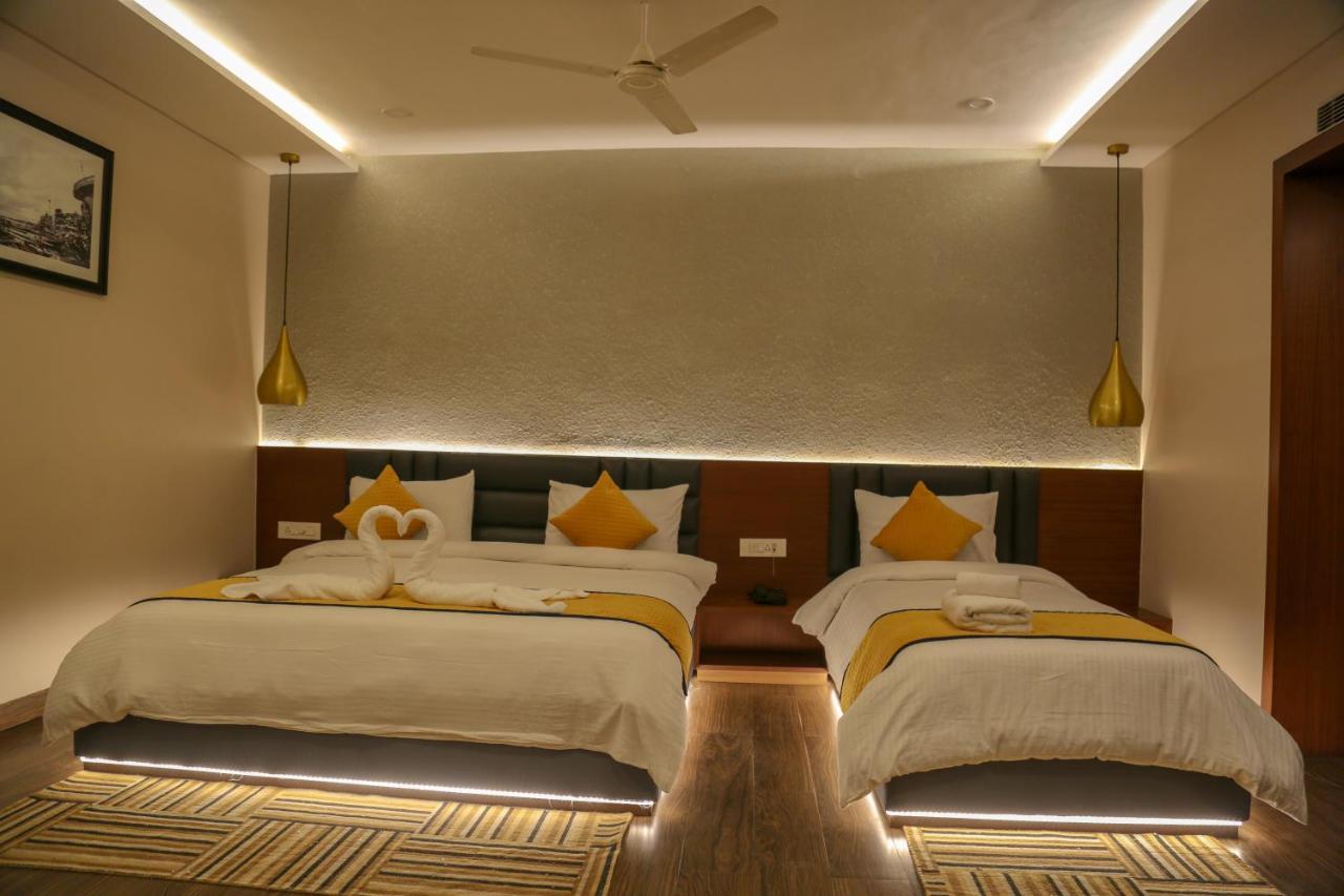 Hotel Four Leaf - Sapphire Blue, Varanasi